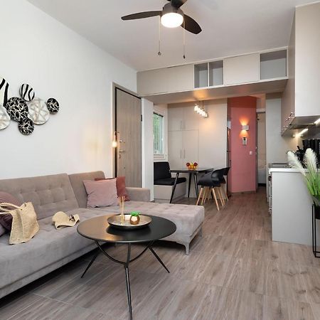 Mystique 2 Bd Aparment By Blupine Apartment Atena Exterior foto